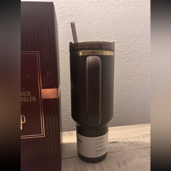 Stanley | Chocolate Gold 40 oz FlowState Quencher H2.0 - Picture 5 of 9